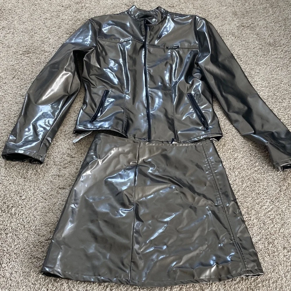 Guess jeans, gunmetal, gray leather jacket and mini skirt size 3 - Picture 1 of 6